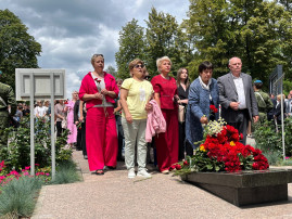 «Возложение цветов в День памяти и скорби»🪦💐🕯️ «Возложение цветов в День памяти и скорби»🪦💐🕯️.